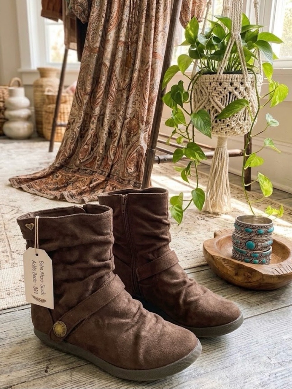 ROXY Chocolate Brown MicroSuede Slouch Ankle Boots Button Strap Logo Accents 6.5